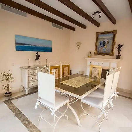 De Lujo Bahia De - Family Only * Marbella