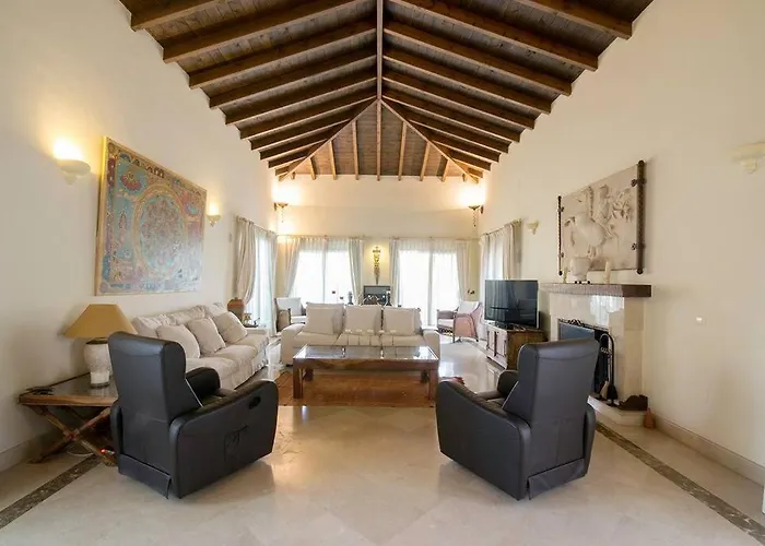 De Lujo Bahia De - Family Only * Marbella